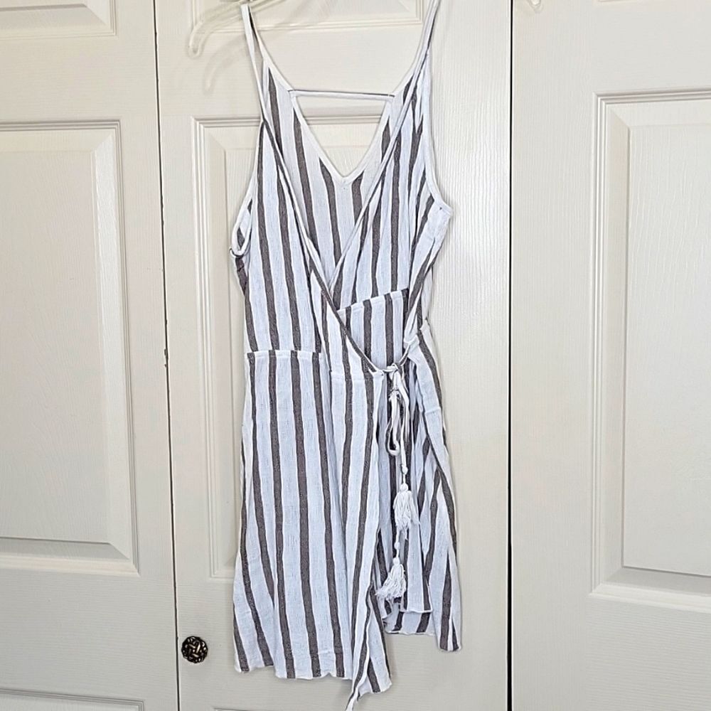 Unbranded Gray and White Gauze Beach Coverup Size Small